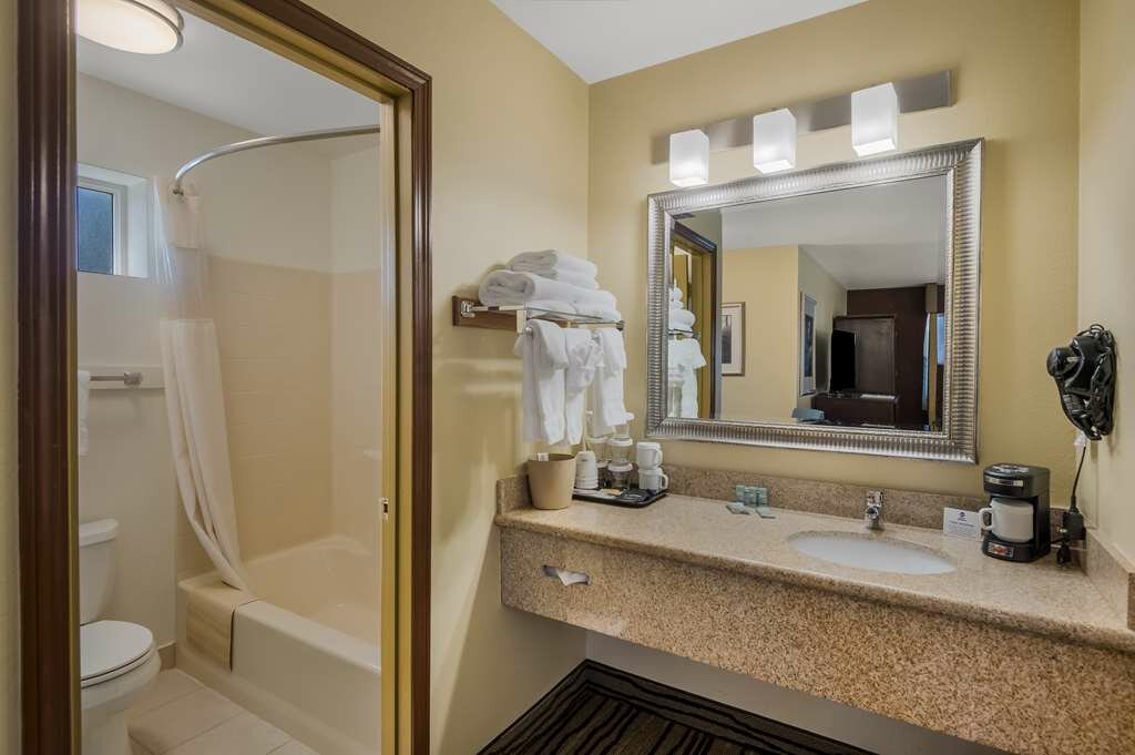 Фото Best Western Cottage Grove Inn
