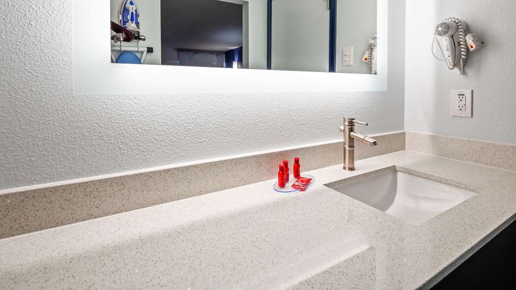 Фото SureStay Plus Hotel by Best Western Sacramento Cal Expo