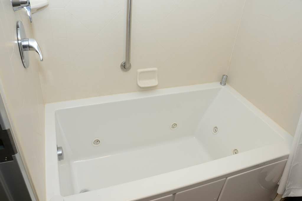 Фото Hampton Inn & Suites Albany At Albany Mall