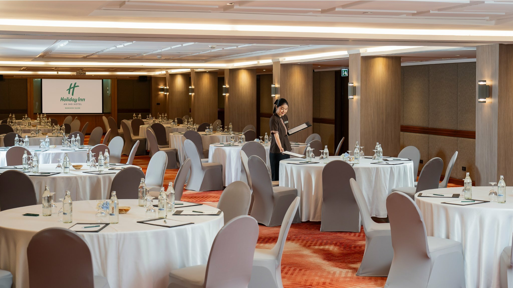 Фото Holiday Inn Bangkok Silom