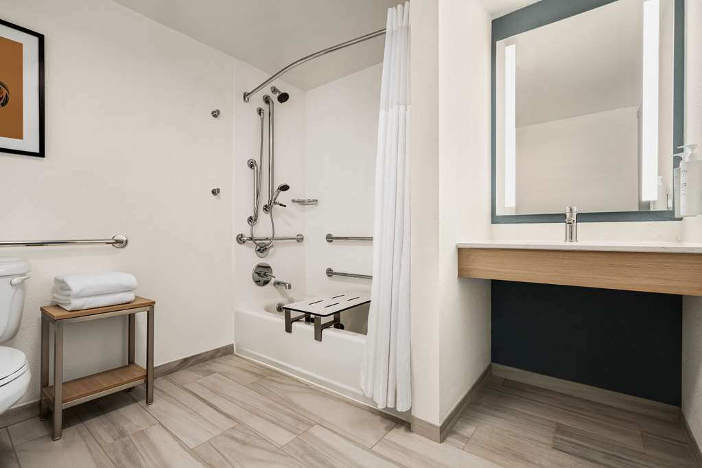 Фото Hilton Garden Inn Fort Collins