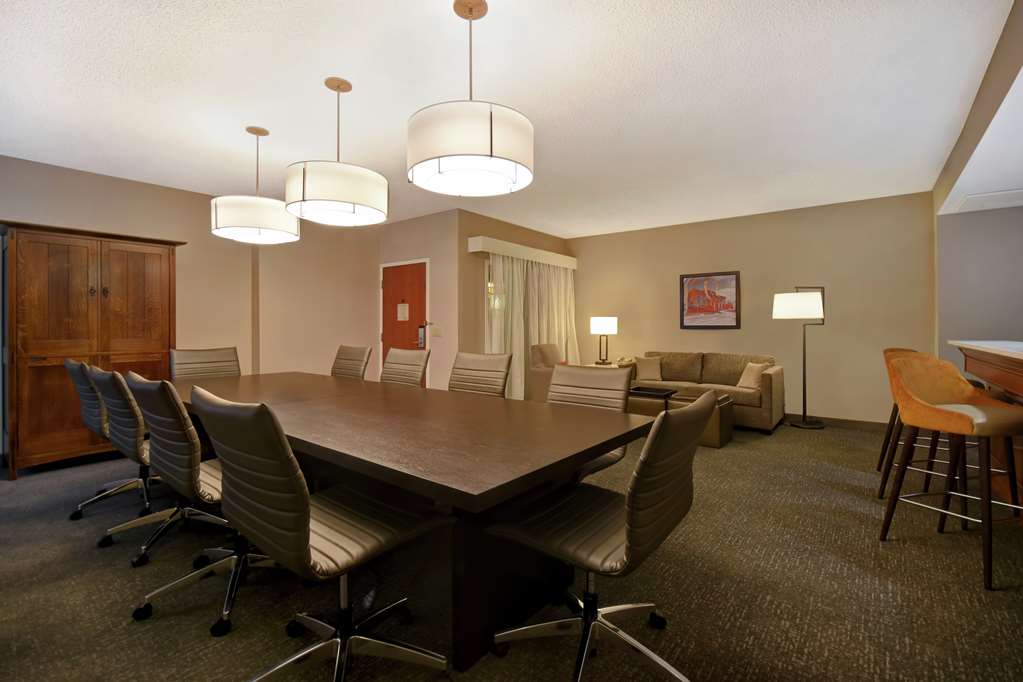Фото Embassy Suites Little Rock