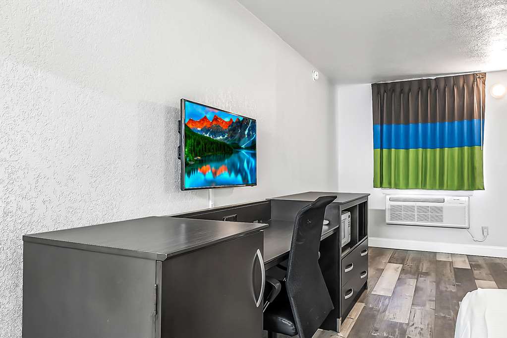 Фото SureStay Hotel by Best Western Oklahoma City West