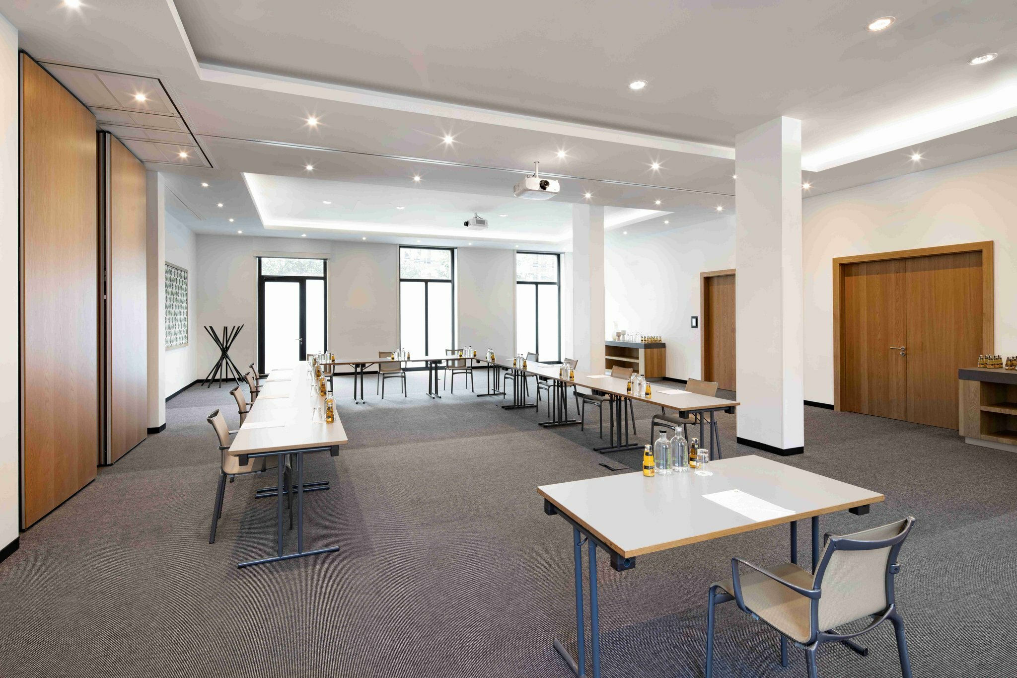 Фото Holiday Inn Frankfurt - Alte Oper Hotel