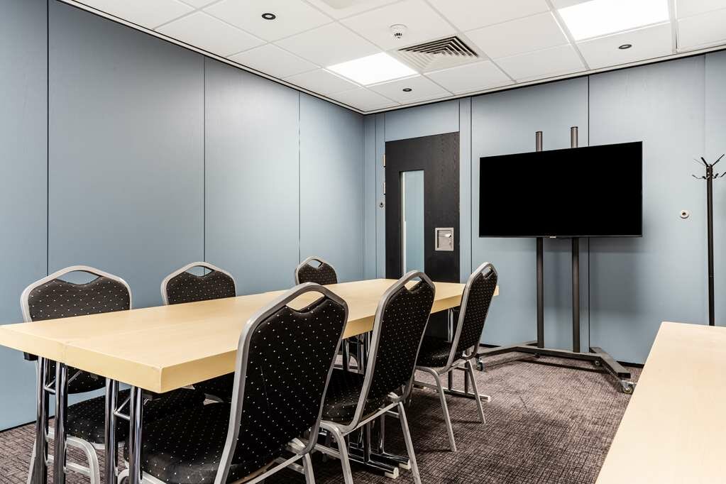 Фото Park Inn by Radisson Peterborough