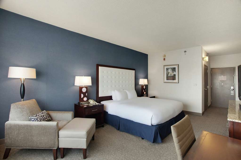 Фото DoubleTree by Hilton Little Rock