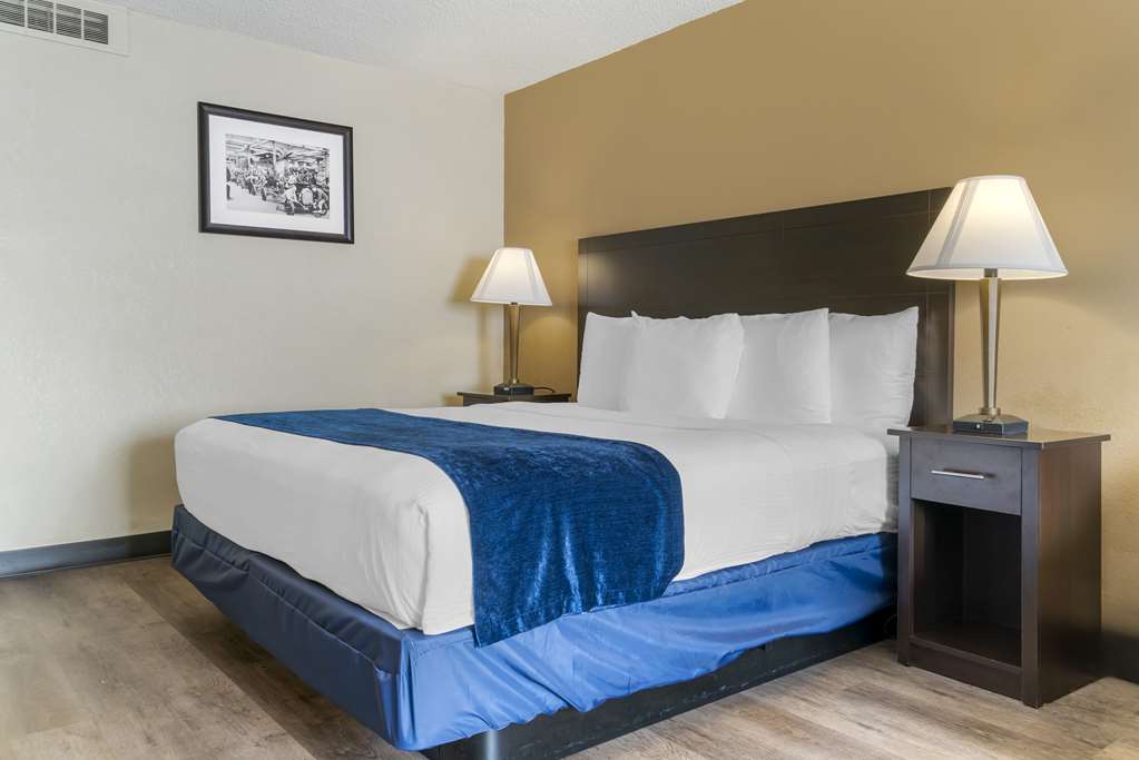 Фото Best Western Greenfield Inn