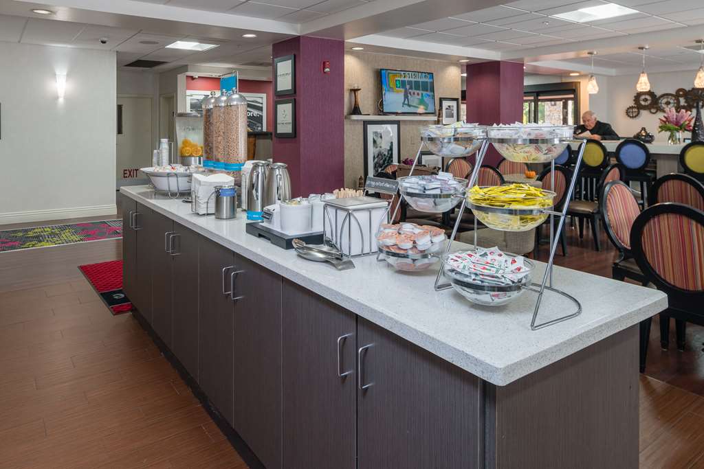 Фото Hampton Inn Livermore