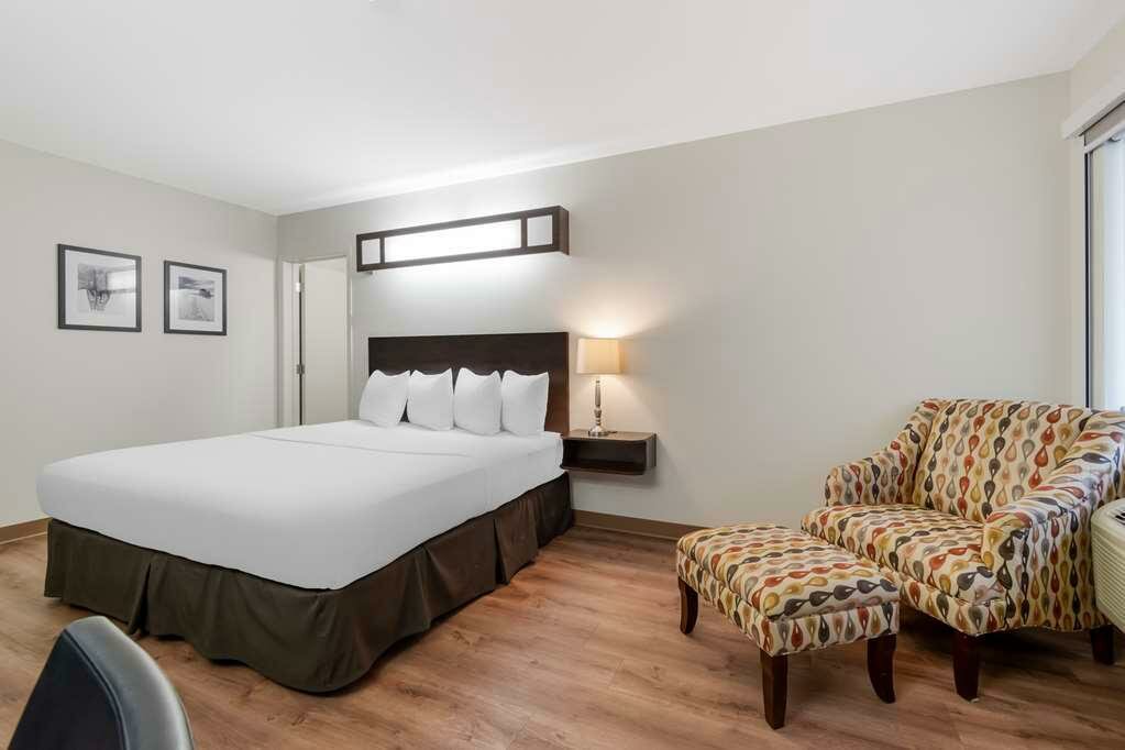 Фото Villa Inn & Suites SureStay Collection by Best Western