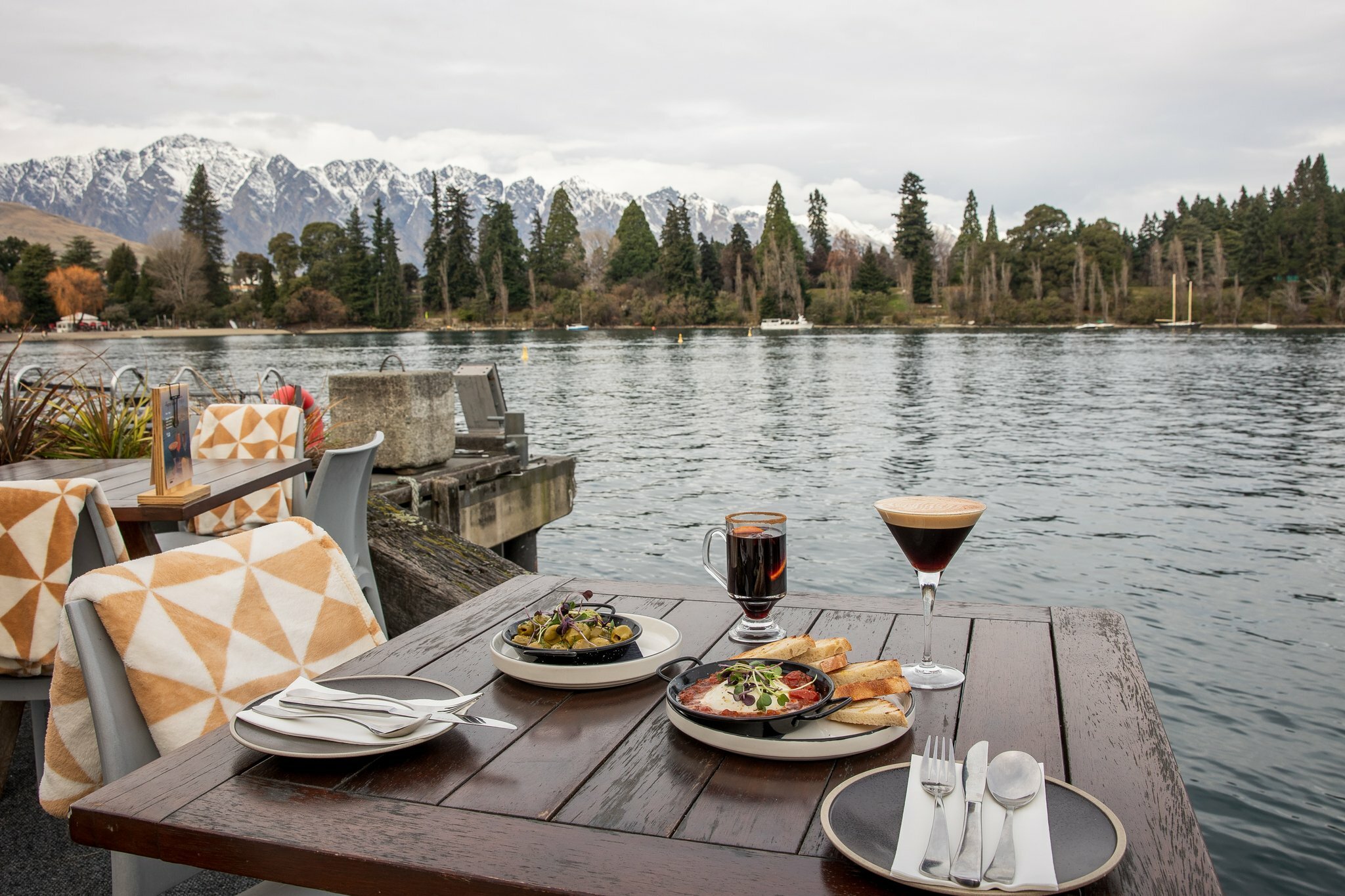 Фото Holiday Inn Express & Suites Queenstown, an Ihg Hotel