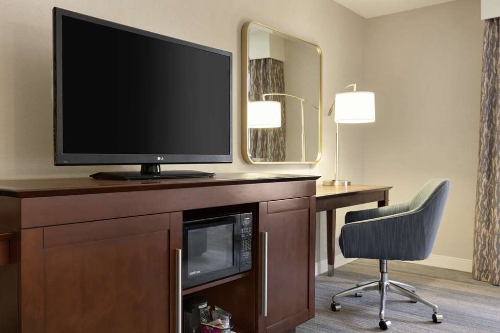 Фото Hampton Inn & Suites Nashville Downtown