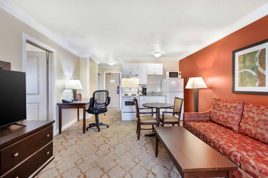 Фото Best Western Plus Mirage Hotel & Resort