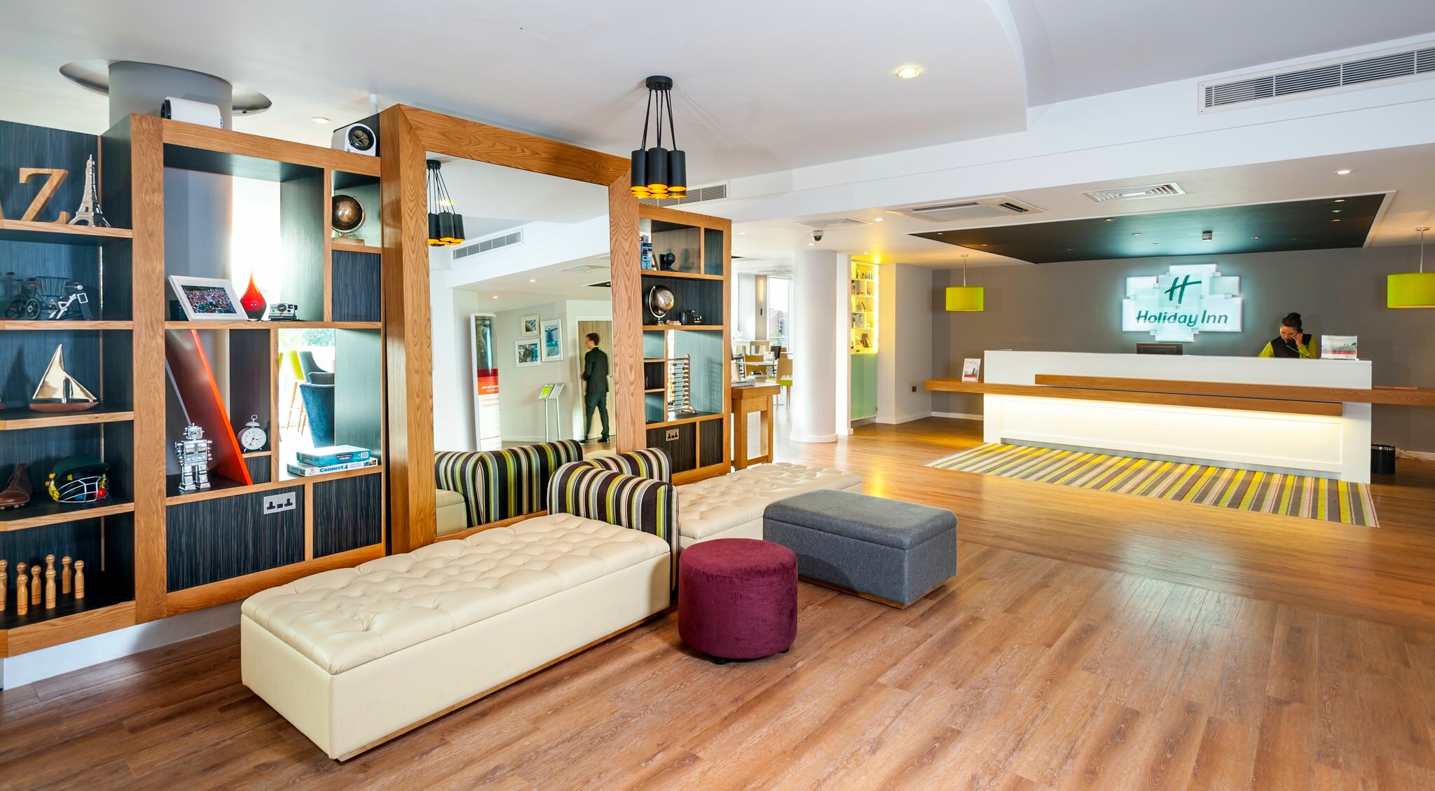 Фото Holiday Inn London - West, an Ihg Hotel