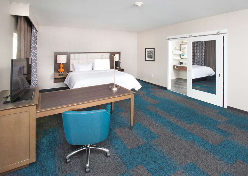 Фото Hampton Inn & Suites Lax El Segundo