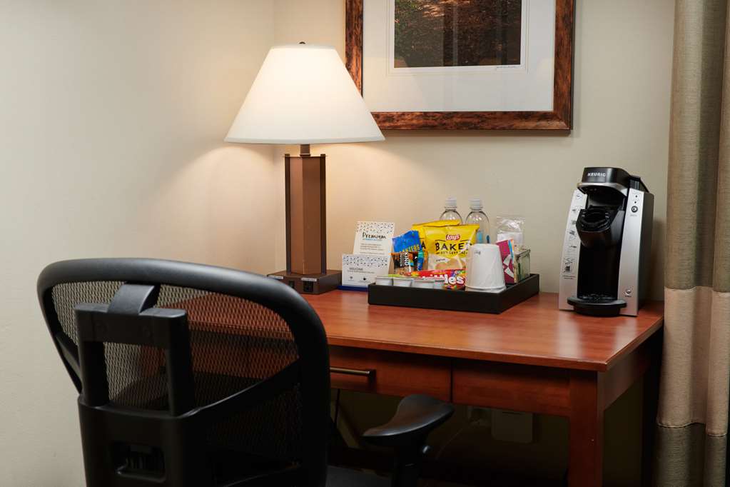 Фото Hampton Inn & Suites Salem, Or