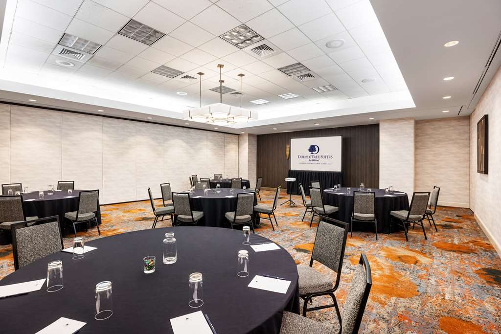 Фото DoubleTree Suites by Hilton Hotel Austin