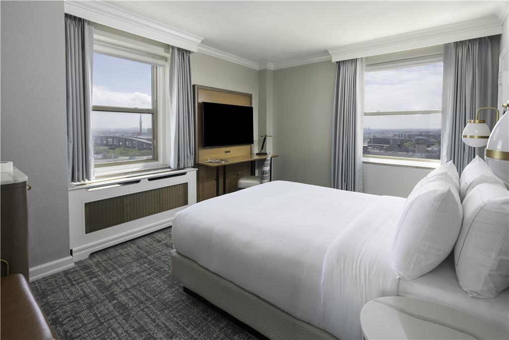 Фото Hilton Milwaukee City Center