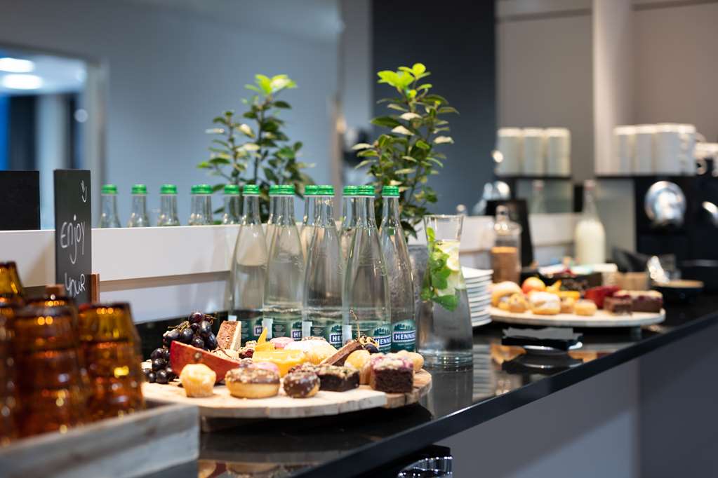 Фото Park Inn by Radisson Zurich Airport