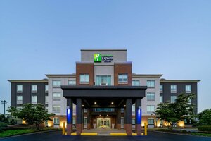 Гостиница Holiday Inn Express Hotel & Suites Woodbridge, an Ihg Hotel