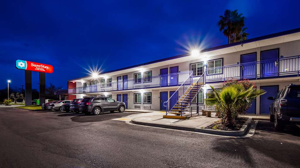 Фото SureStay Plus Hotel by Best Western Sacramento Cal Expo