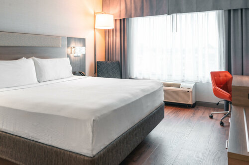 Гостиница Holiday Inn Express Hotel & Suites Kingston в Кингстоне