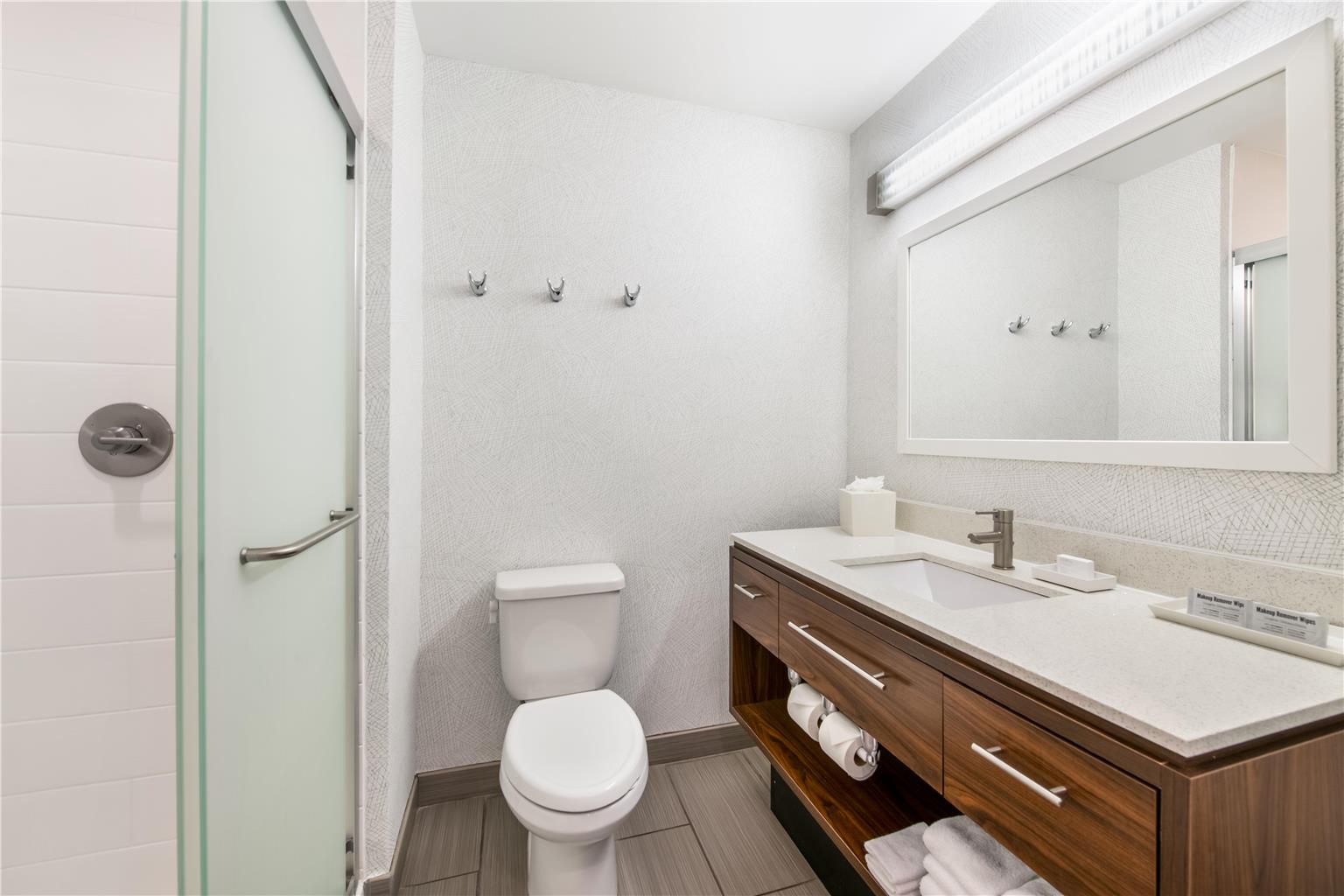 Фото Home2 Suites by Hilton Pensacola I-10 at North Davis Hwy