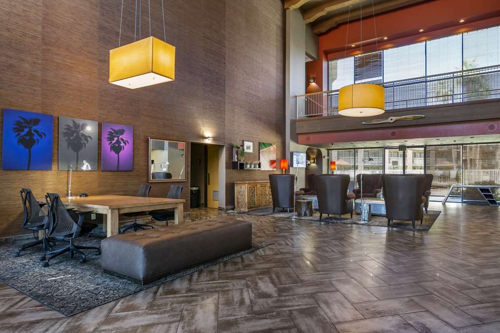 Фото Best Western Plus Scottsdale Thunderbird Suites