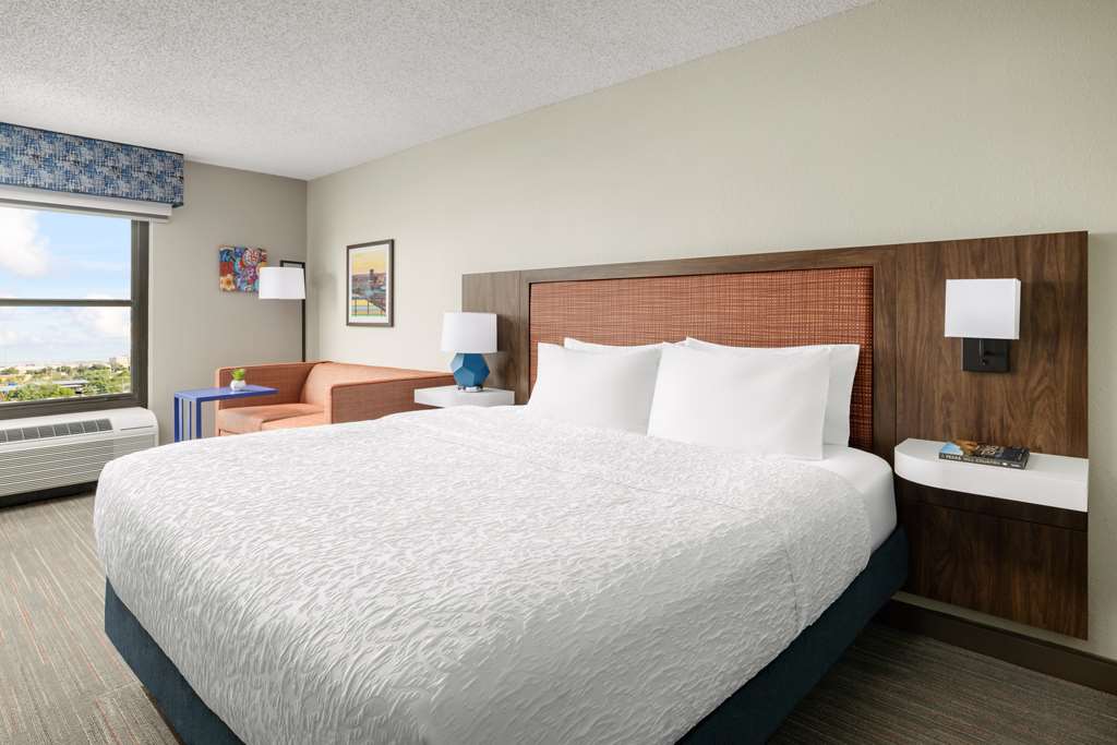 Фото Hampton Inn Laredo