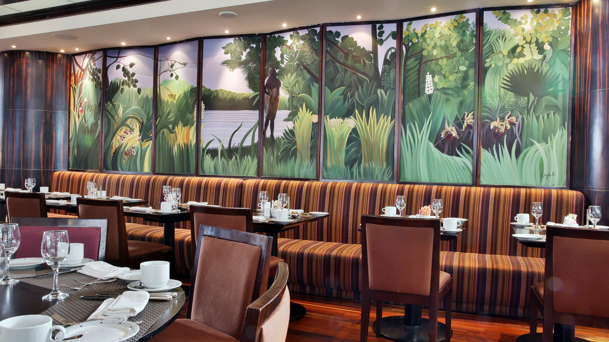 Фото Crowne Plaza Beirut