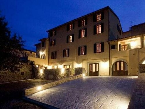 Гостиница Residenza Palazzo Saloni в Монтальчине