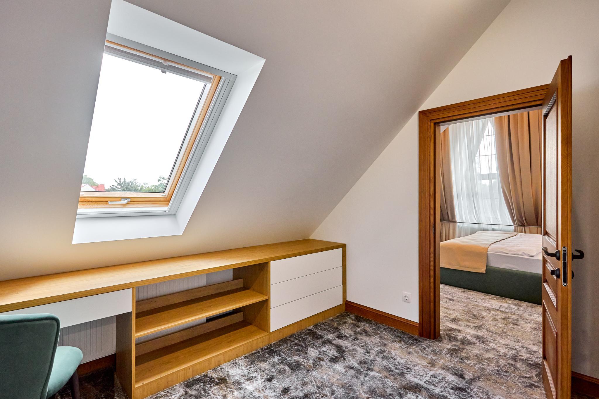 Фото Монополь