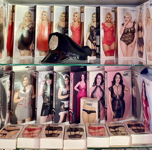 Қабырғадан шыққан сиқырдың порно видеолары