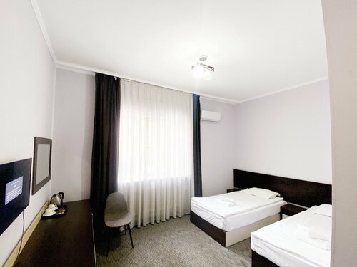 Внешний вид отеля Tour Asia в Бишкеке, фото 2