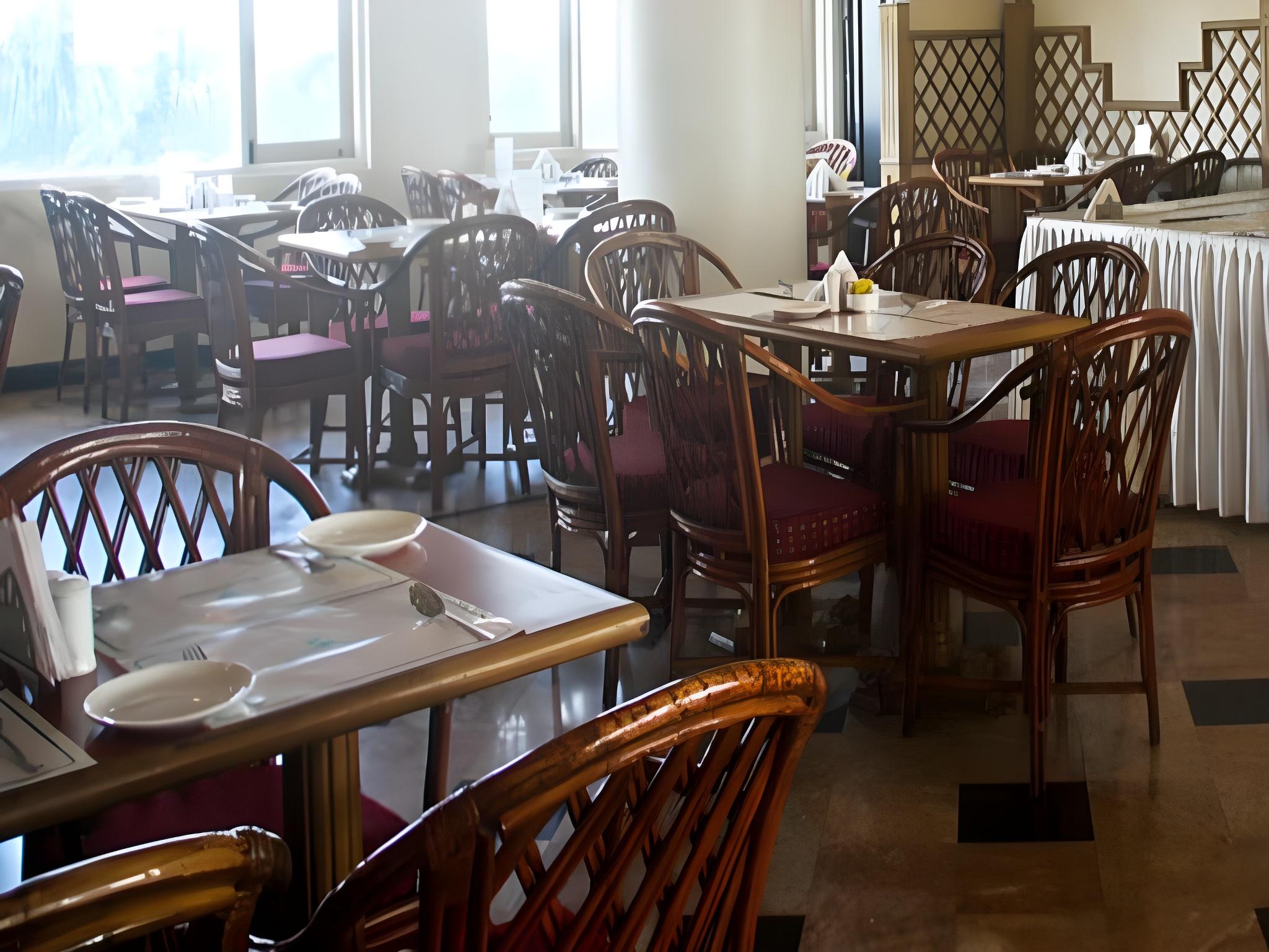 Фото Hotel Rang Sharda