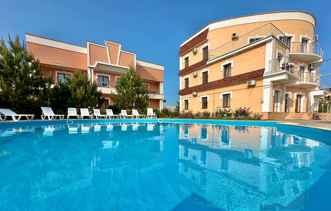 Фото отеля 1