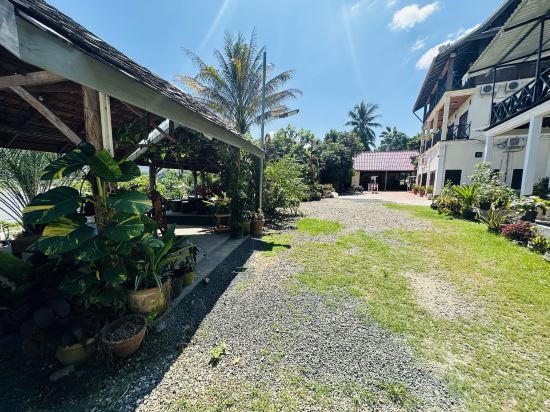 Фото Kingkham Riverside Hotel