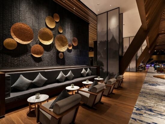 Фото Wyndham Grand Yangon Hotel