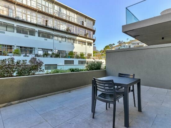 Hotel One Bedroom With Balcony and City Views, Capetown, photo