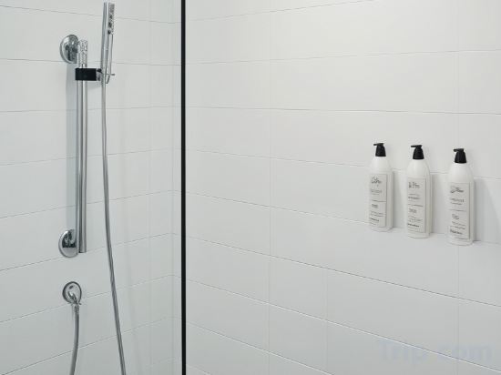 Фото Delta Hotels Calgary Airport In Terminal