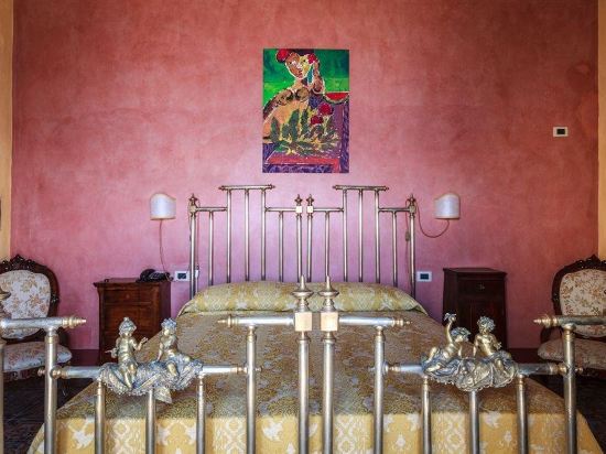 Фото Charme Hotel Henry's House