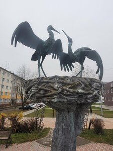 Аисты (Московская область, Талдом, улица Победы), жанровая скульптура в Талдоме