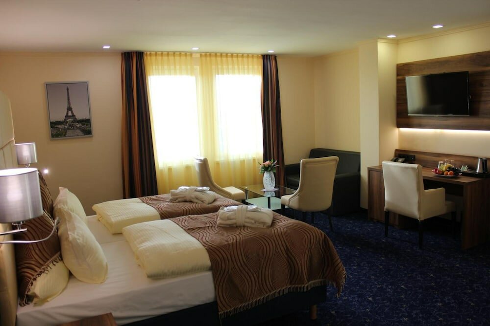 Фото Grand Hotel Empire Frankfurt