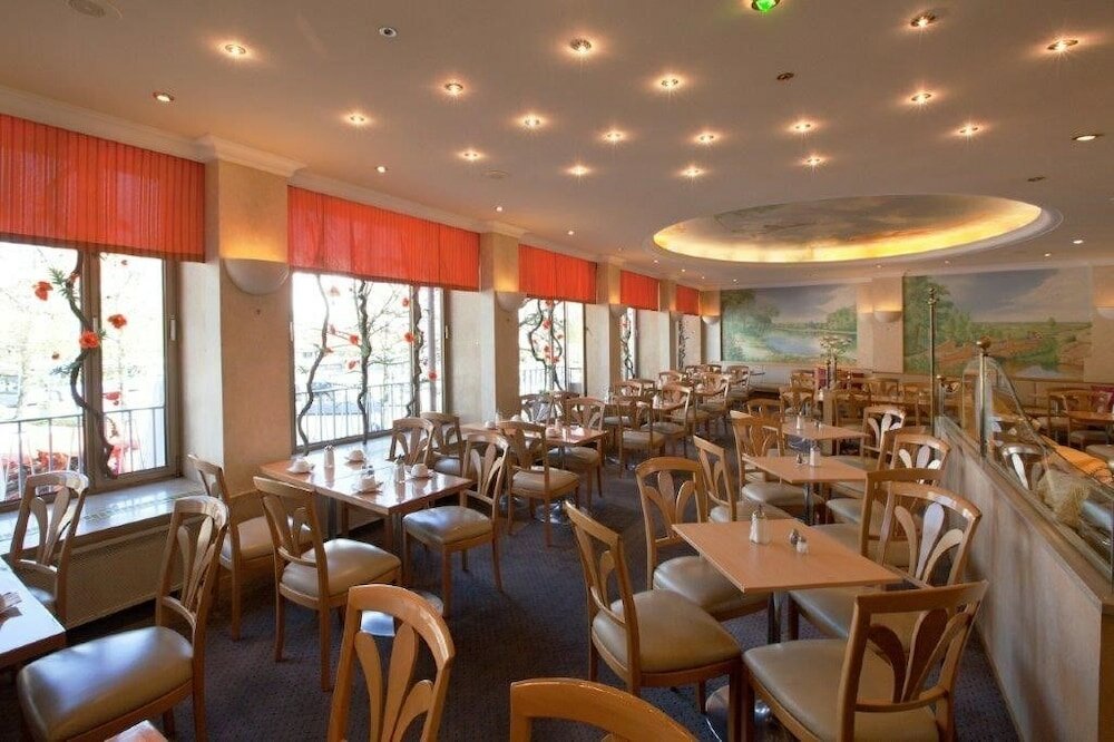 Фото Hotel Rotkreuzplatz