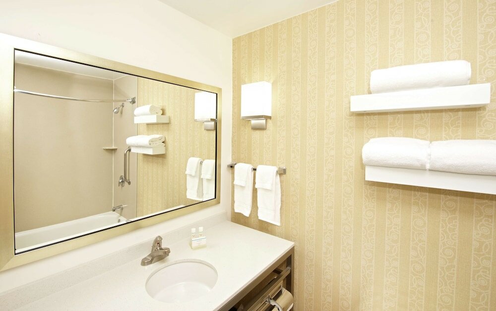 Фото Hilton Garden Inn Seattle/Renton