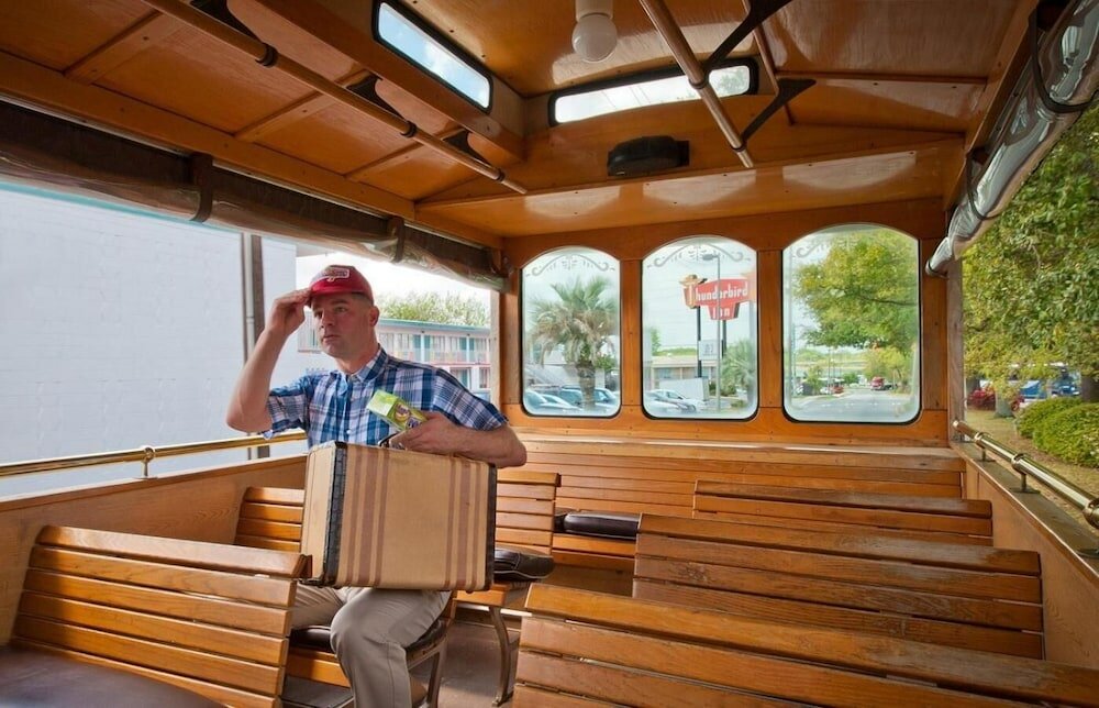 Фото Thunderbird Inn