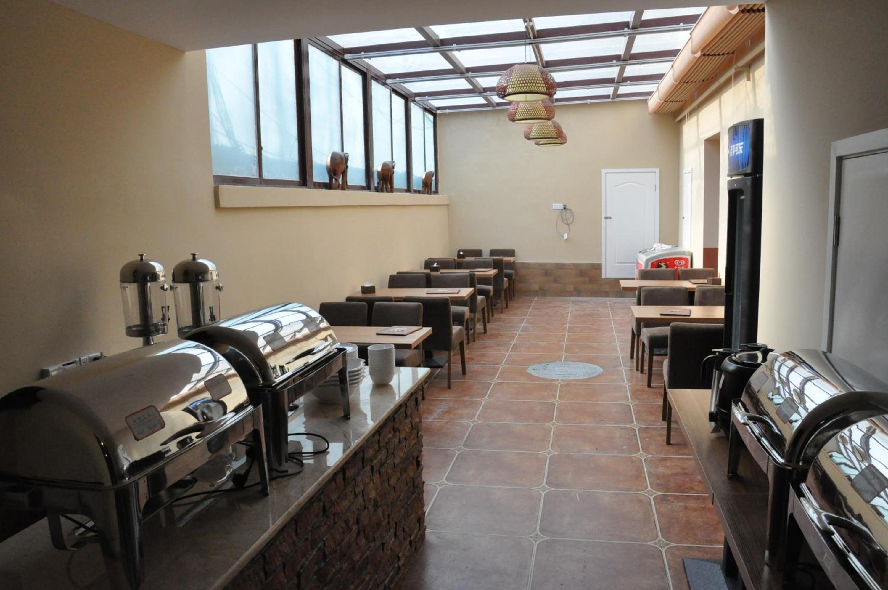 Фото Holly's Hostel Chengdu