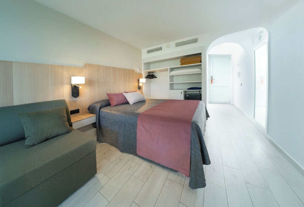 Фото Hotel Cala d'Or Gardens