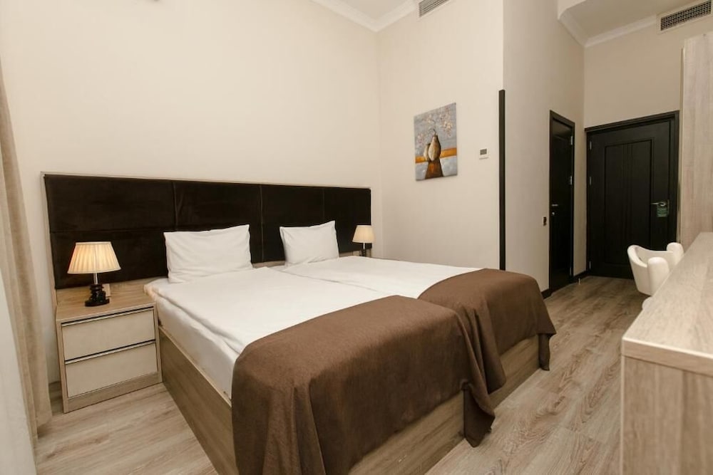 Фото Deluxe City Hotel