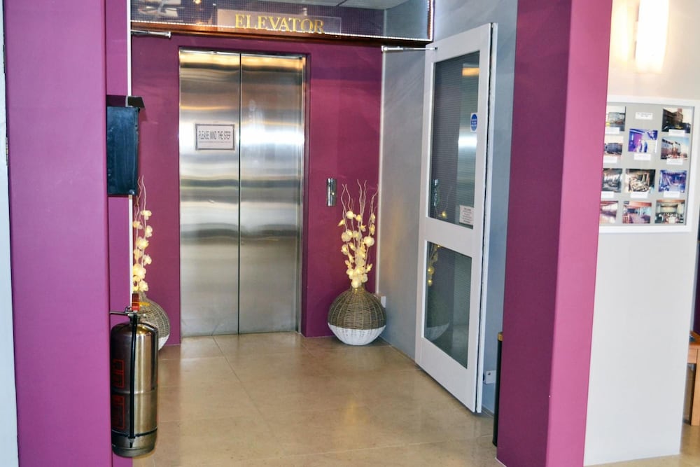 Фото Lyndene Hotel