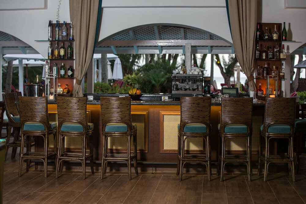 Фото Colony Club by Elegant Hotels